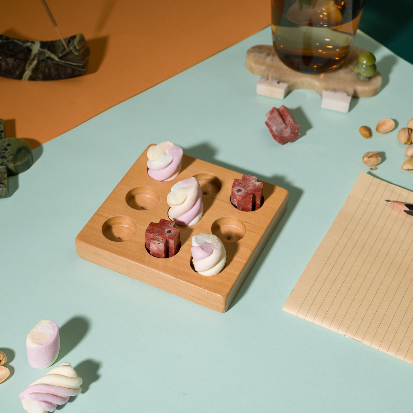 DAR proyectos Decorative Objects TicTacToe Gemstone Game