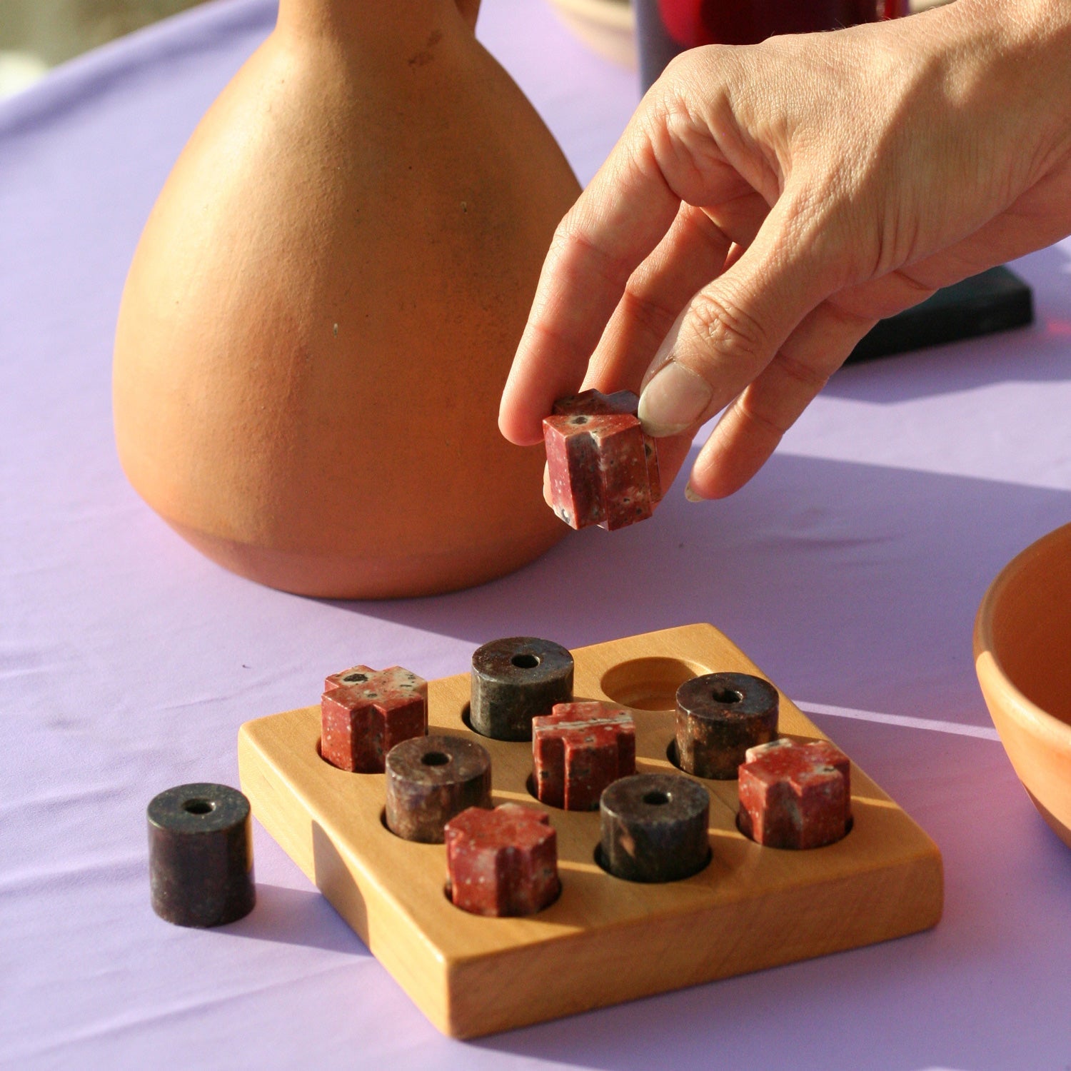 DAR proyectos Decorative Objects TicTacToe Gemstone Game