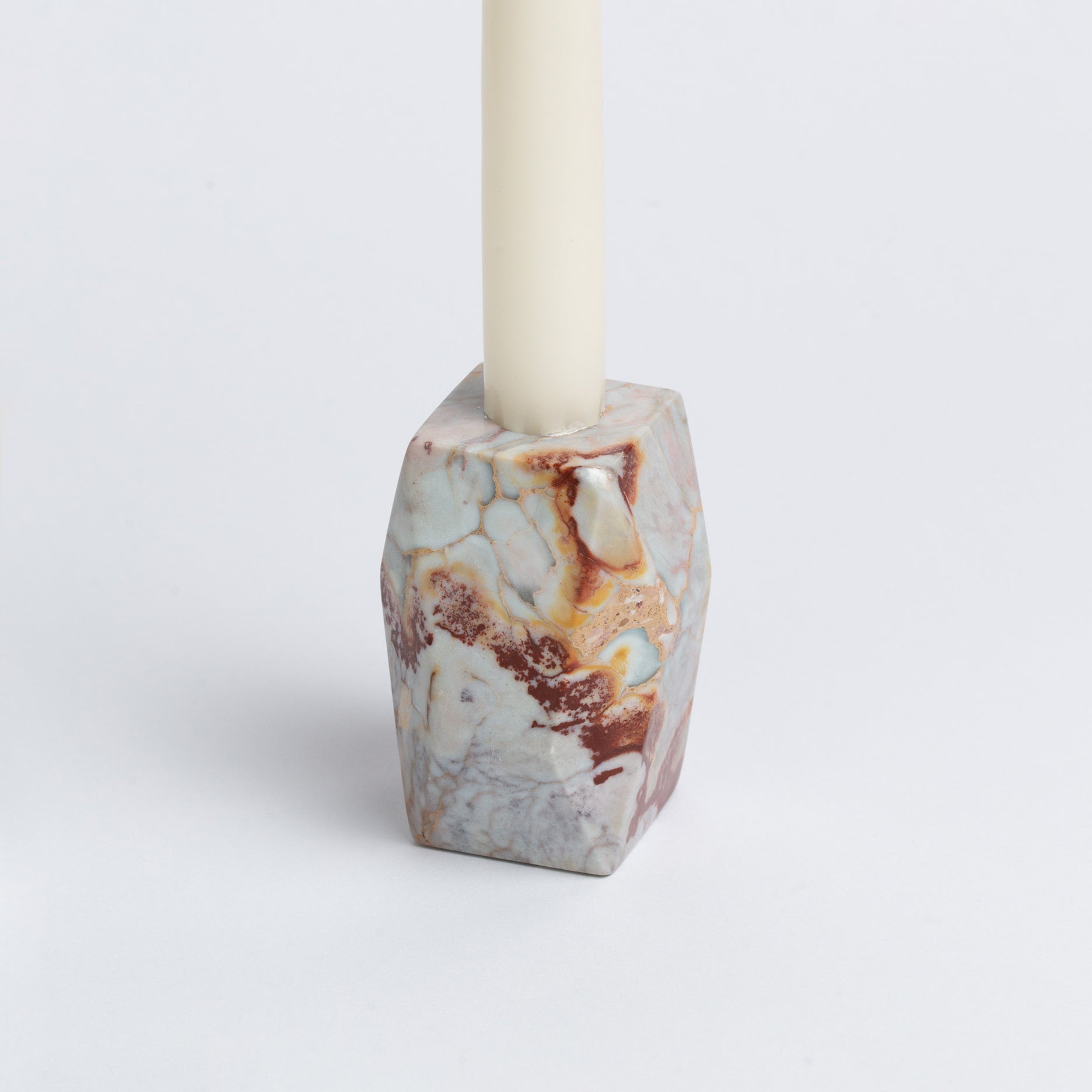 DAR proyectos Gemstone faceted candelabra - soapstone