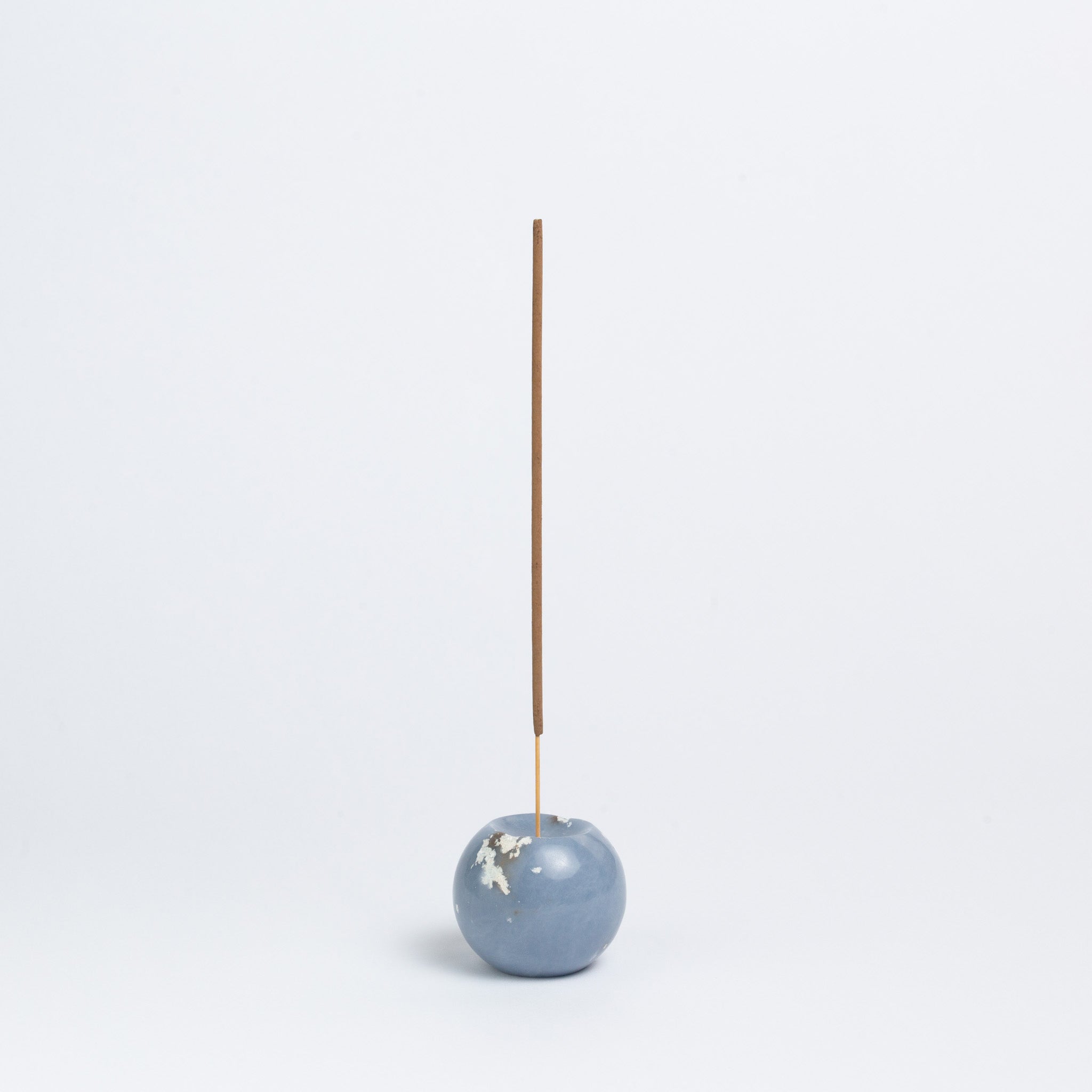 DAR proyectos Gemstone sphere incense holder - celestina