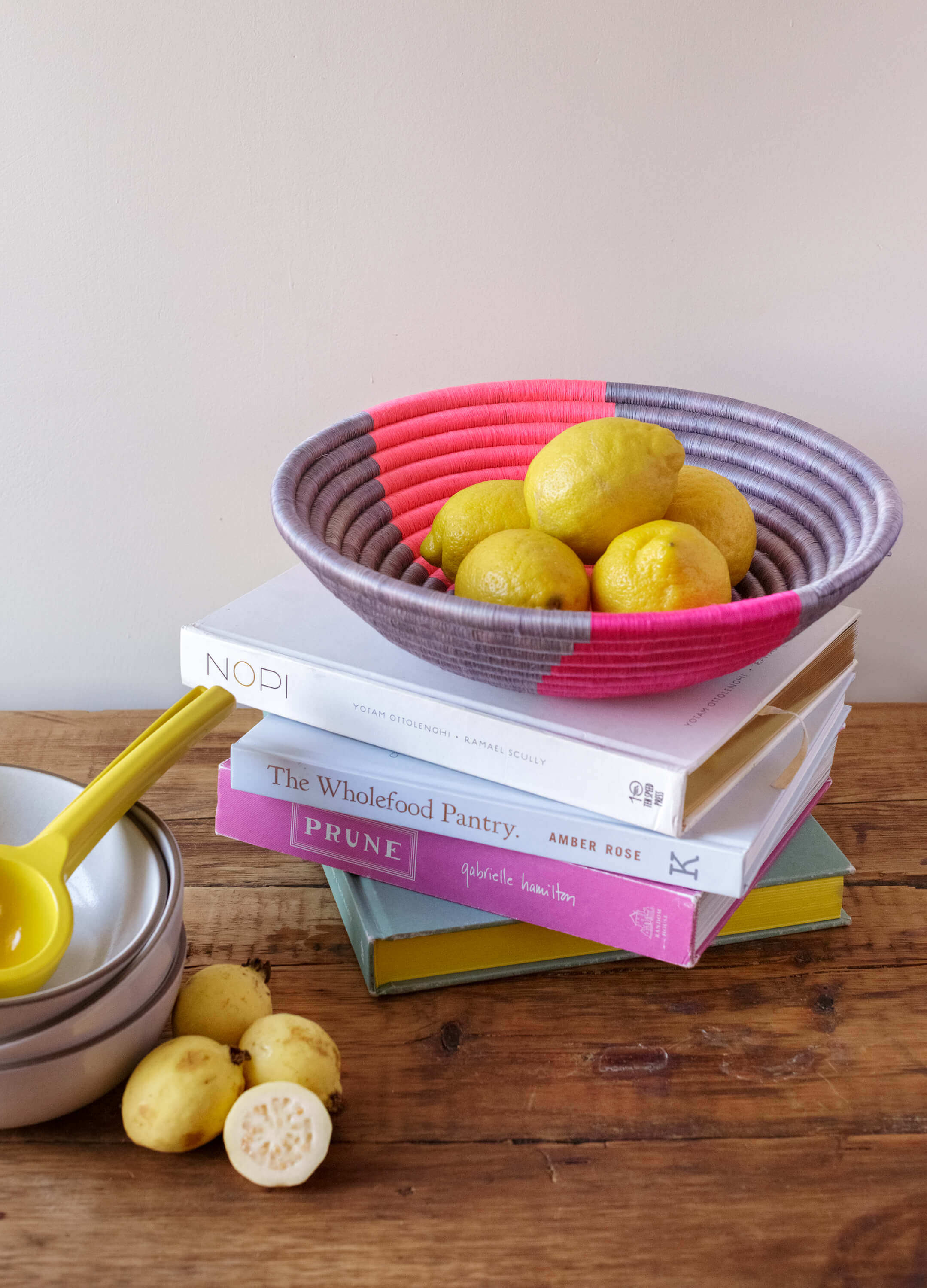 Indego Africa Decorative Baskets Twist Plateau Pink