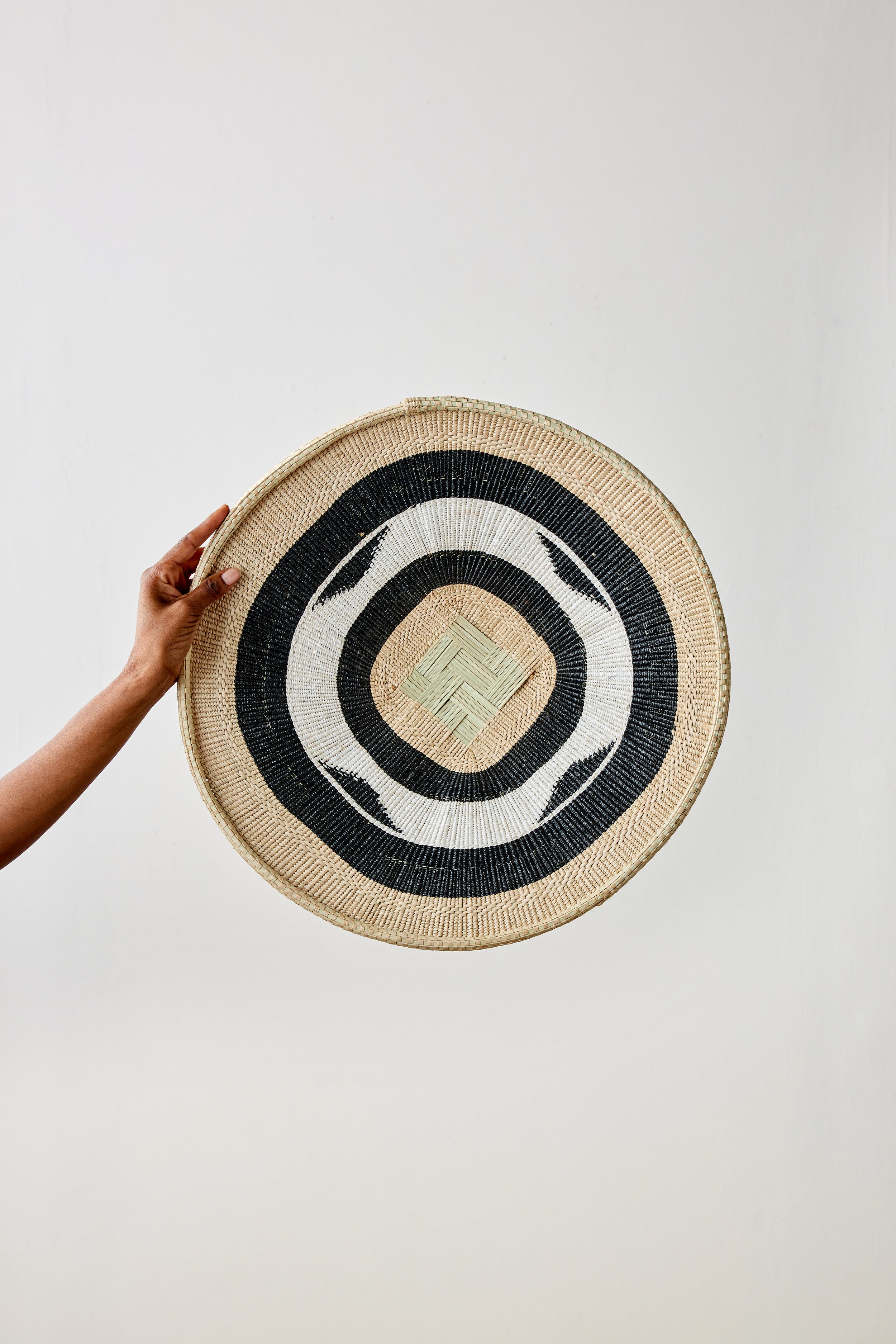 kanju Nolyia Black Flat Basket