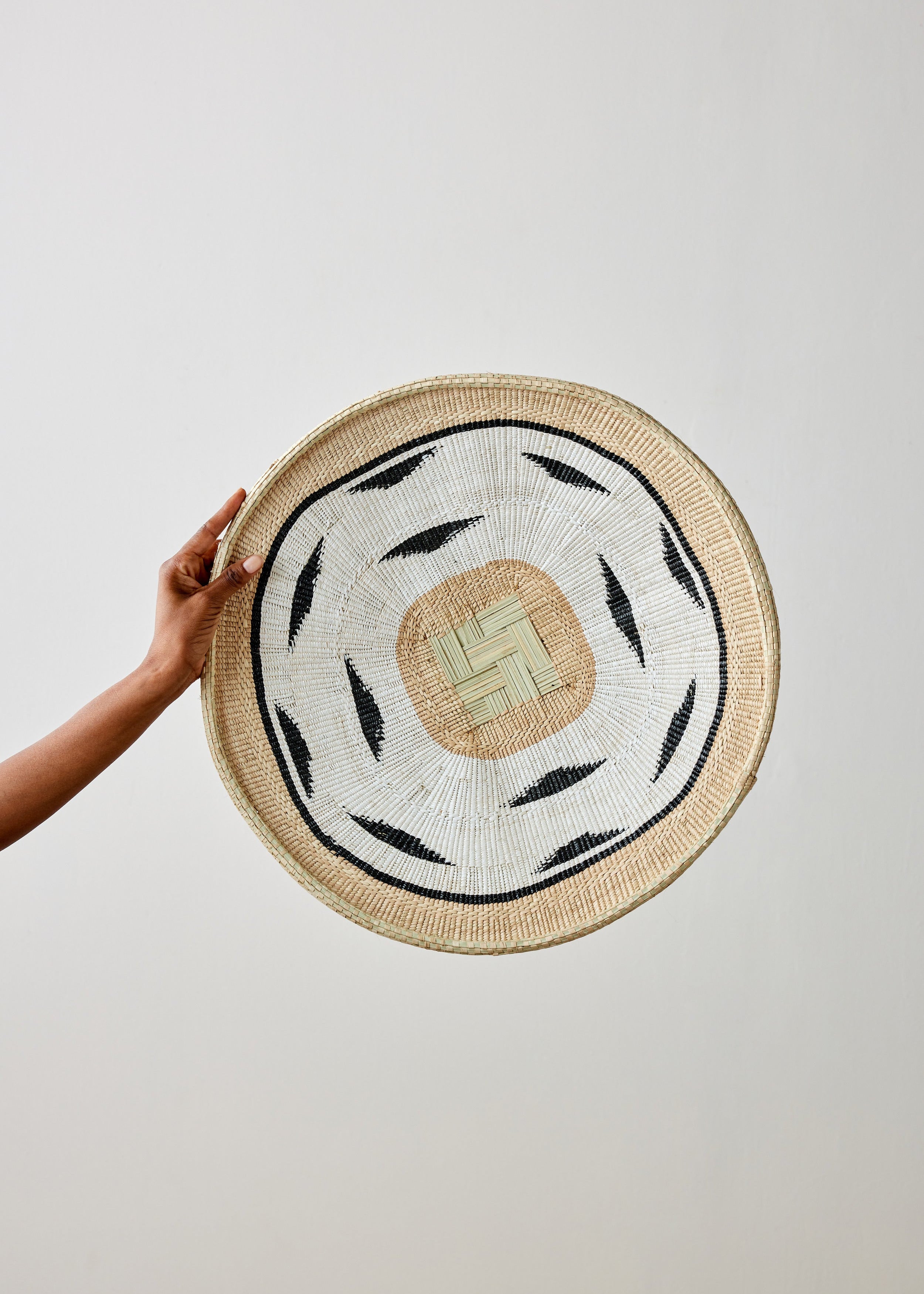 kanju Nolyia White Flat Basket