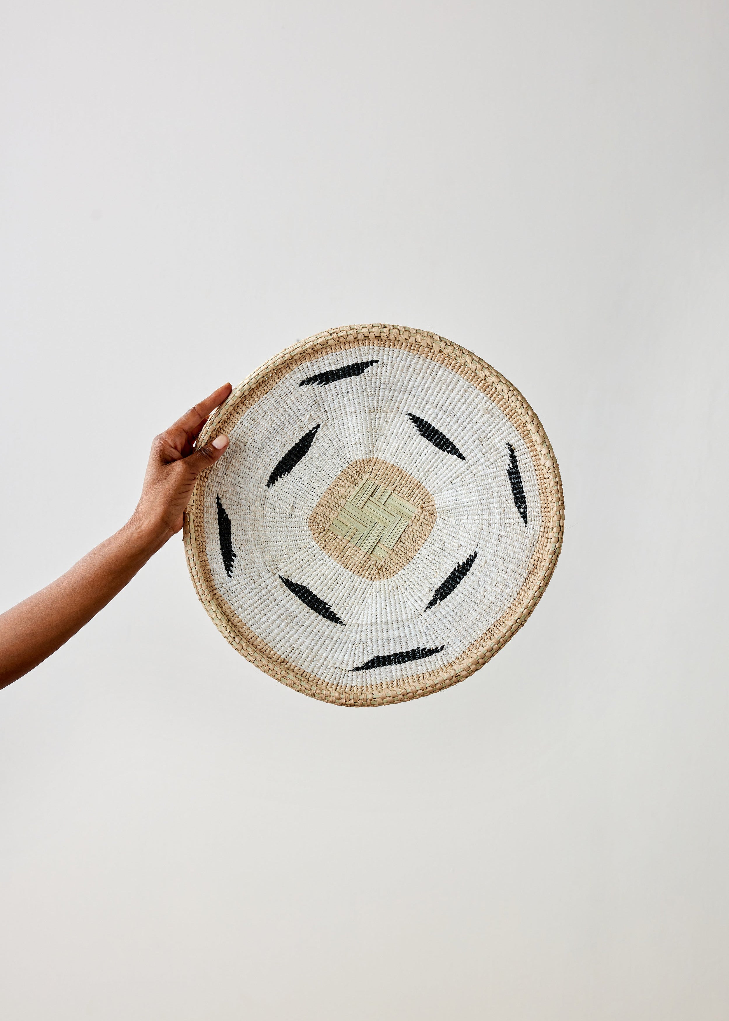 kanju Nolyia White Flat Basket