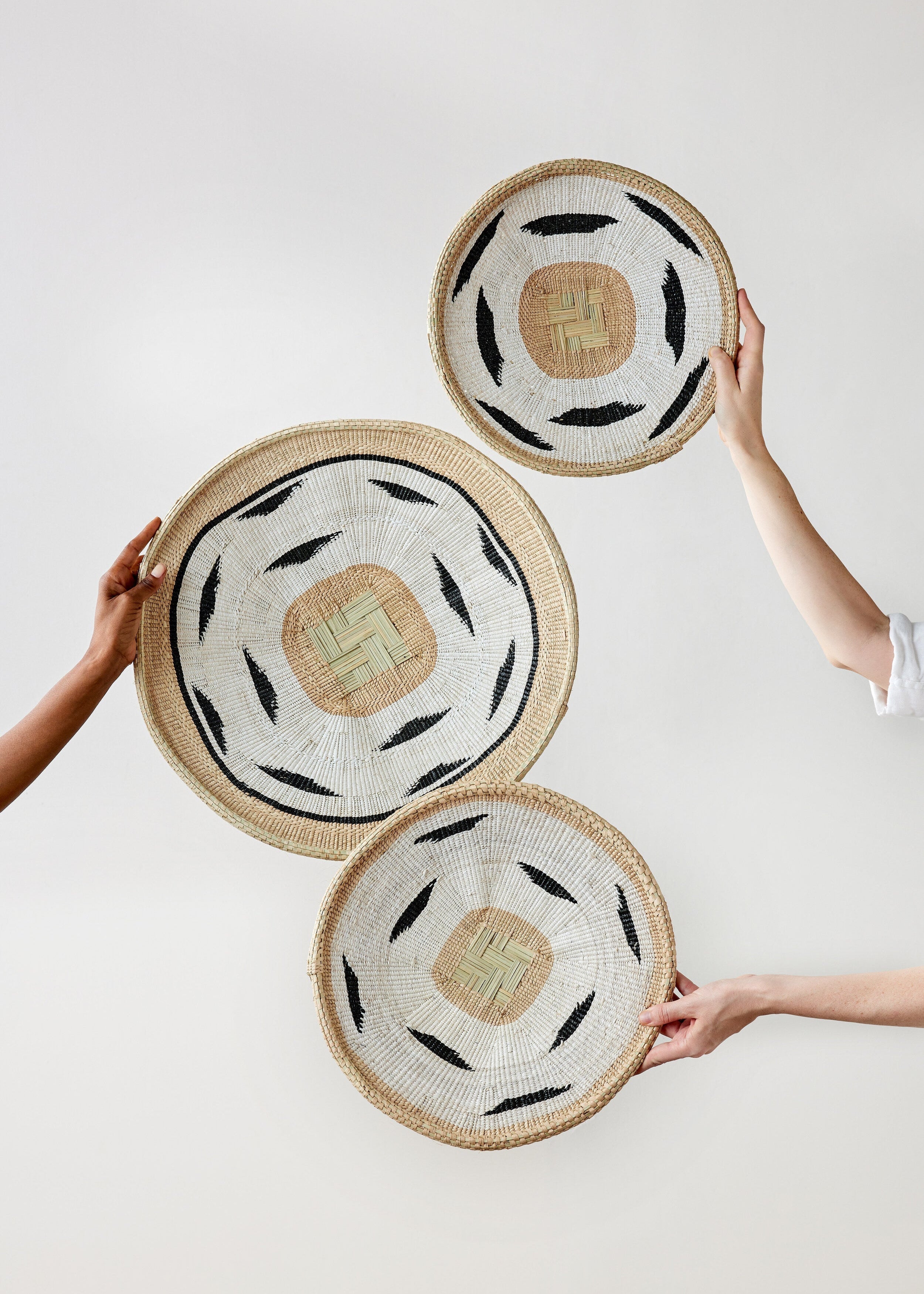 kanju Nolyia White Flat Basket