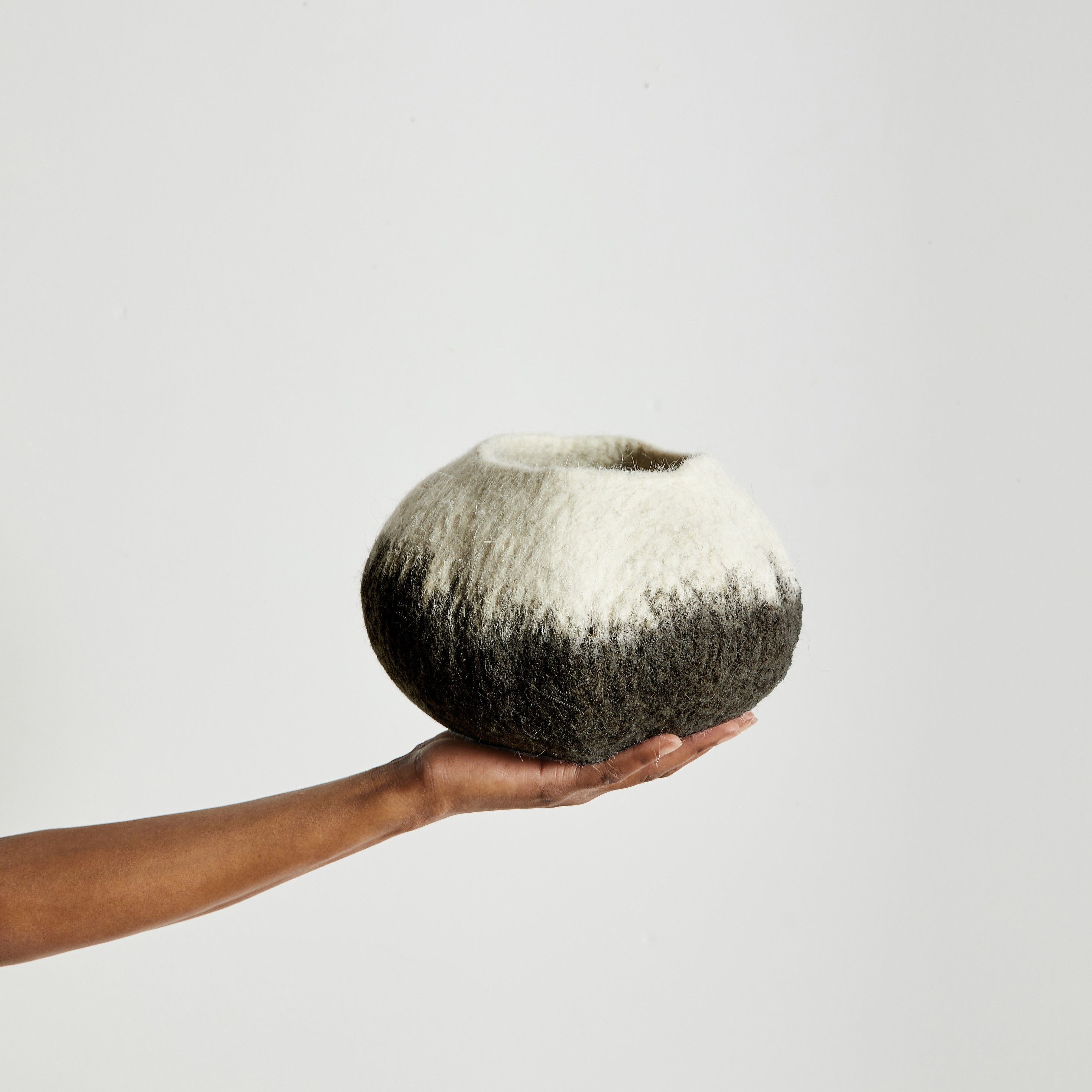 kanju Single Midnight Ombre Hand-Felted Wool Decorative Ukhamba Bowl