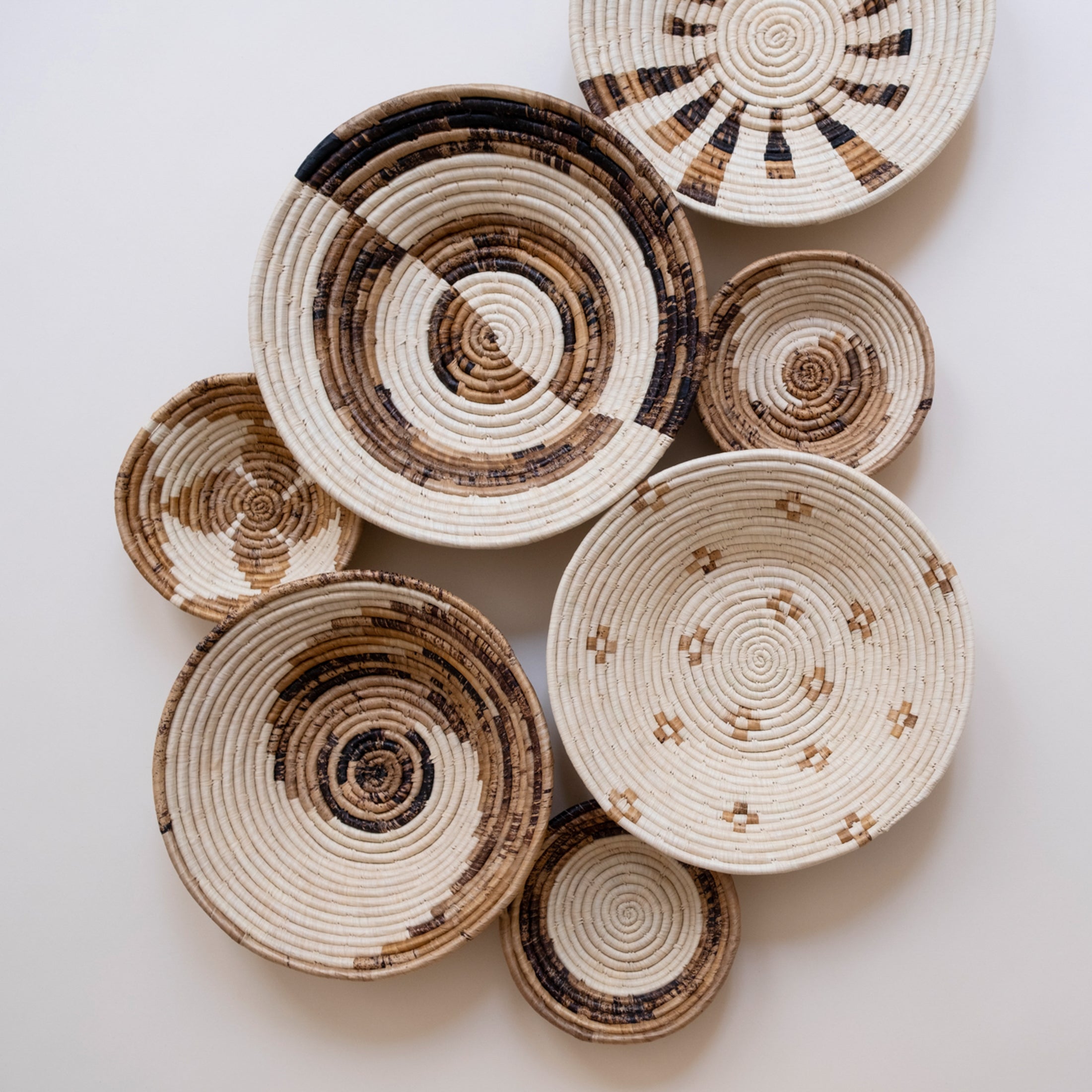 Maadili Collective Small Monochrome Daisy Basket ~ Banana Fiber