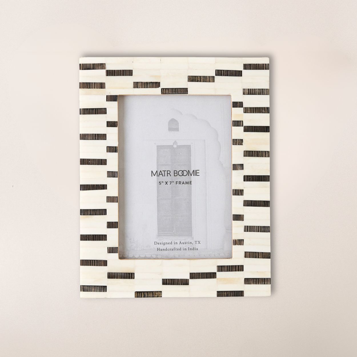 Matr Boomie Picture Frames Mukhendu 5x7 Black & White Picture Frame