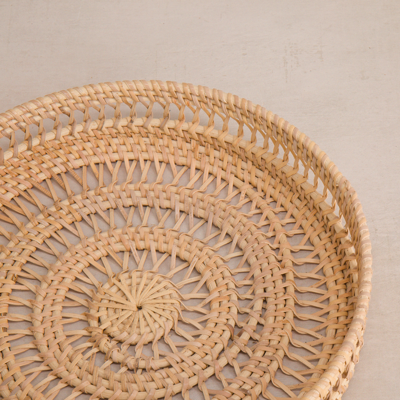 Village Thrive tray Large Round Woven Tray