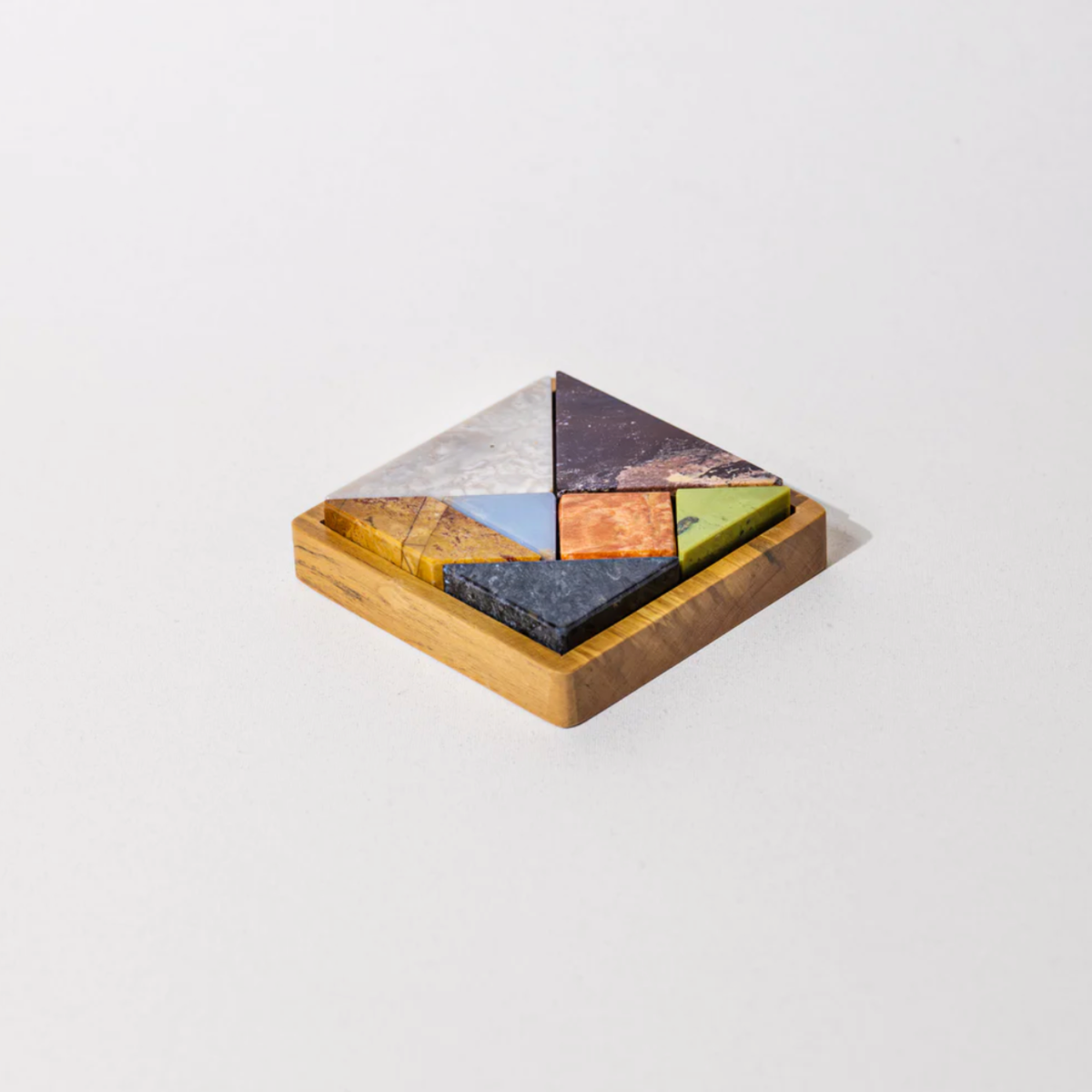 TANGRAM×Clubhaus Wooden Box the of Out Think It! Solve - Puzzle Tangram Colored メンズウェア