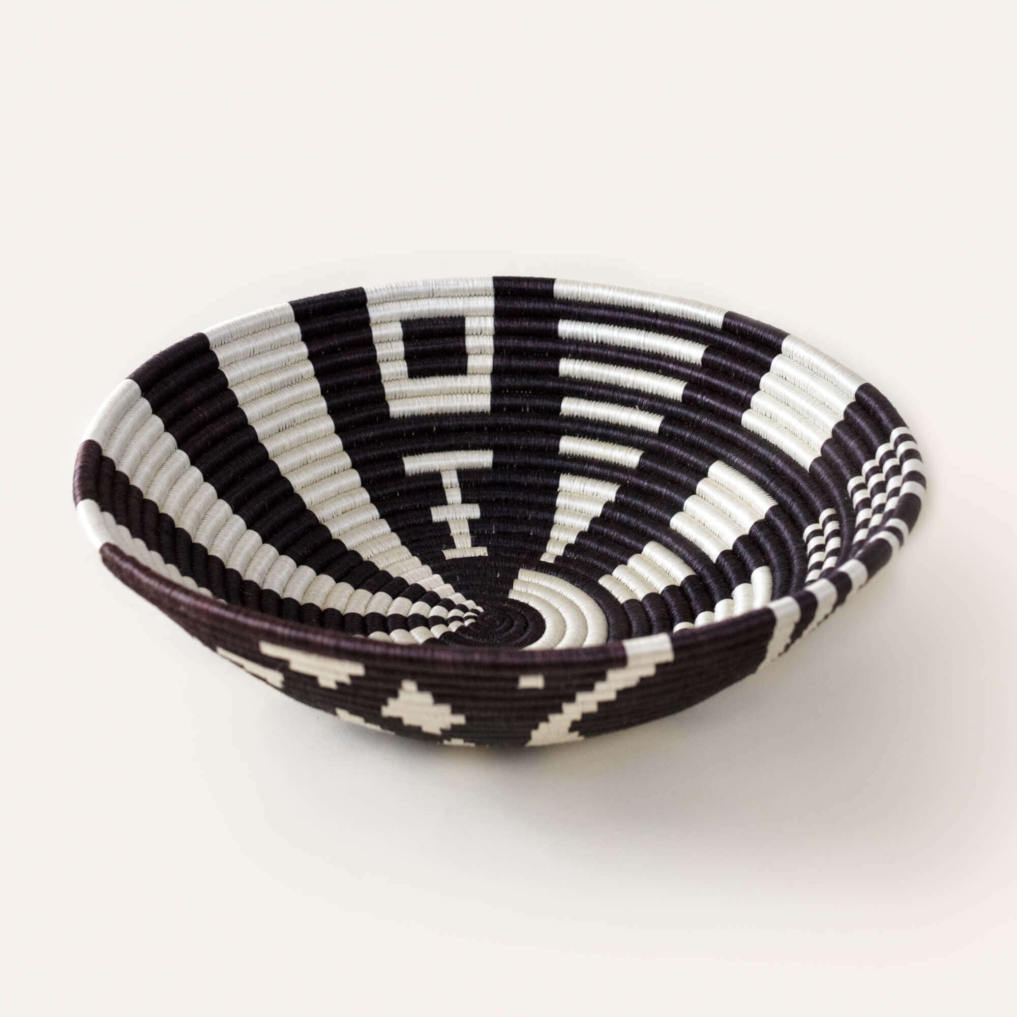 Indego Africa Decorative Baskets Geo Plateau Black and White