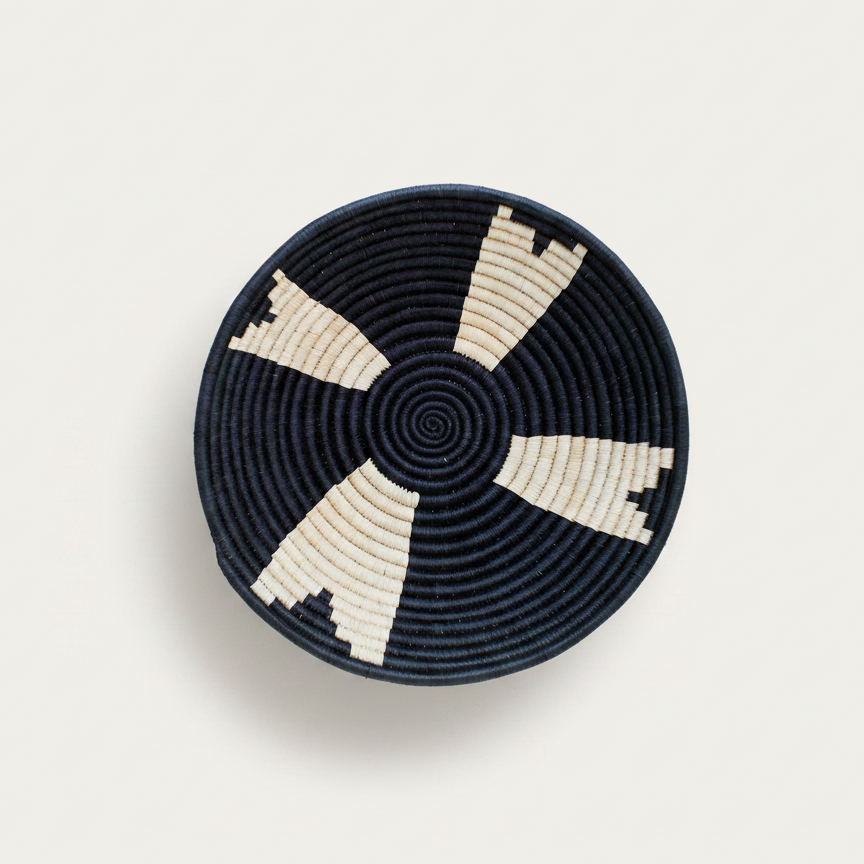 Indego Africa Decorative Baskets Star Raffia Plateau
