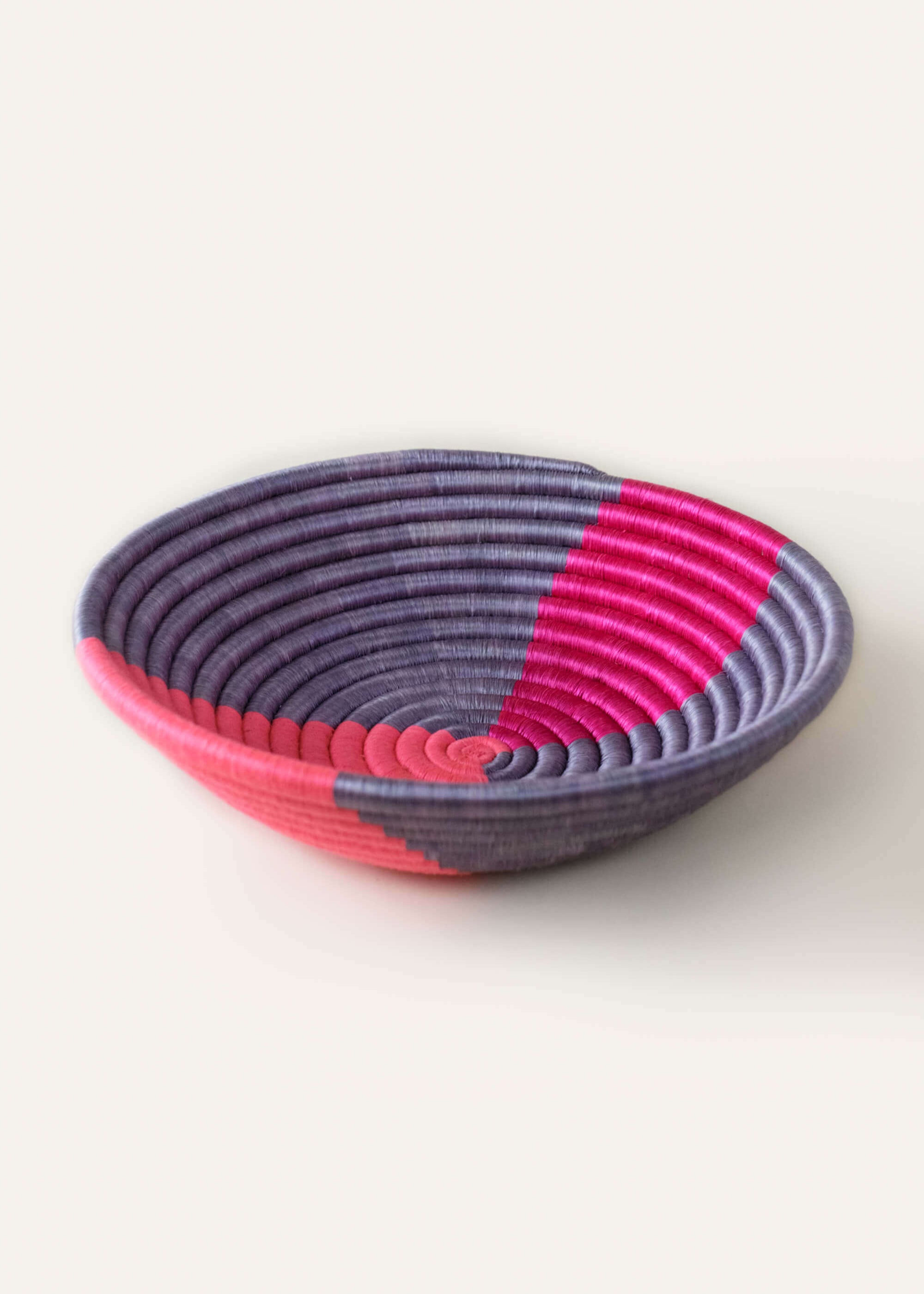 Indego Africa Decorative Baskets Twist Plateau Pink