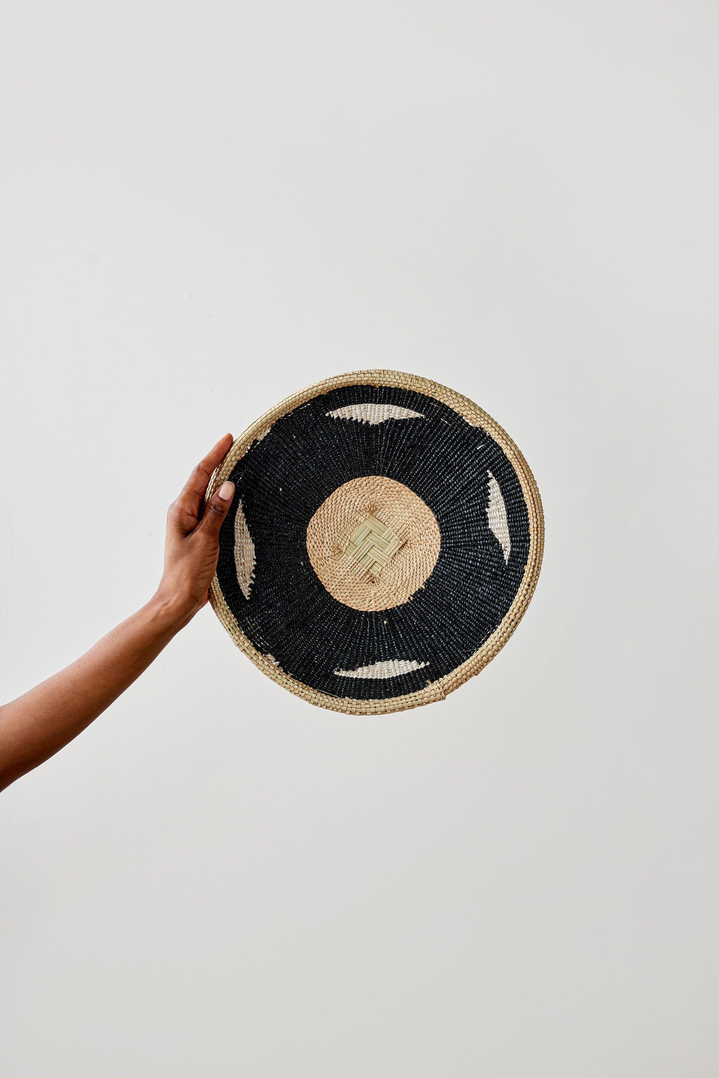 kanju Nolyia Black Flat Basket