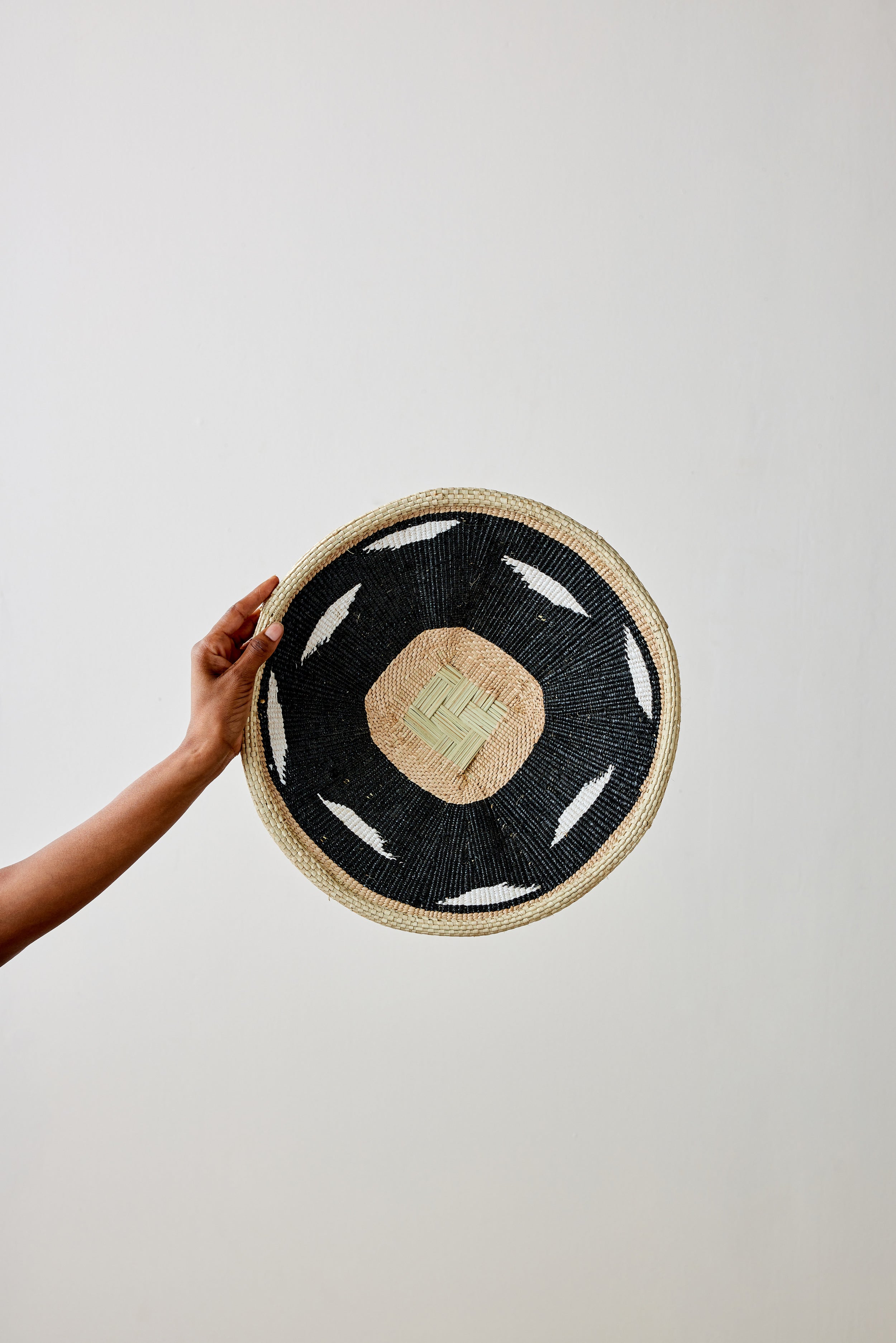 kanju Nolyia Black Flat Basket