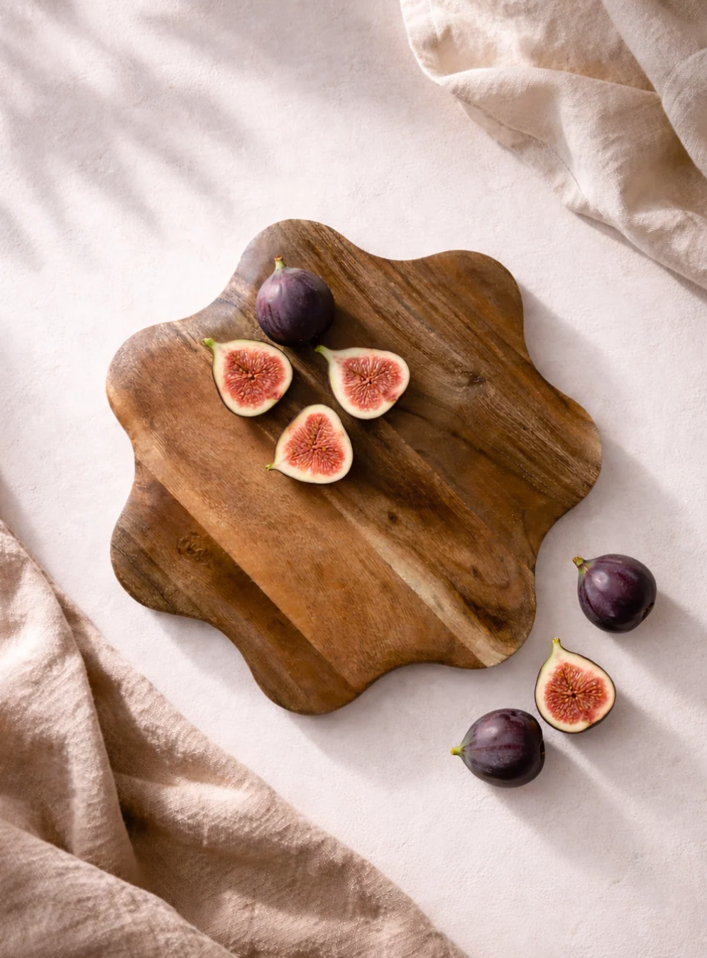 Meso Goods Trays & Risers Sari Scalloped Wood Serving Board