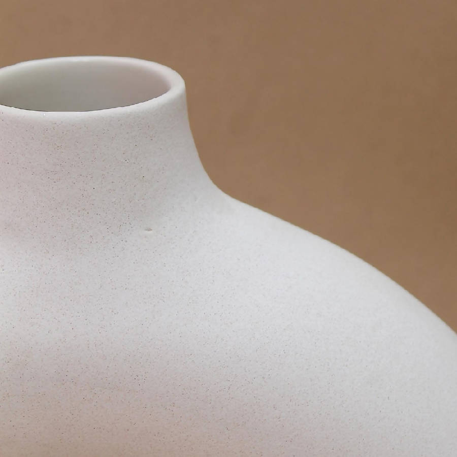 Osmos Studio Vases Off-White Polo Vase