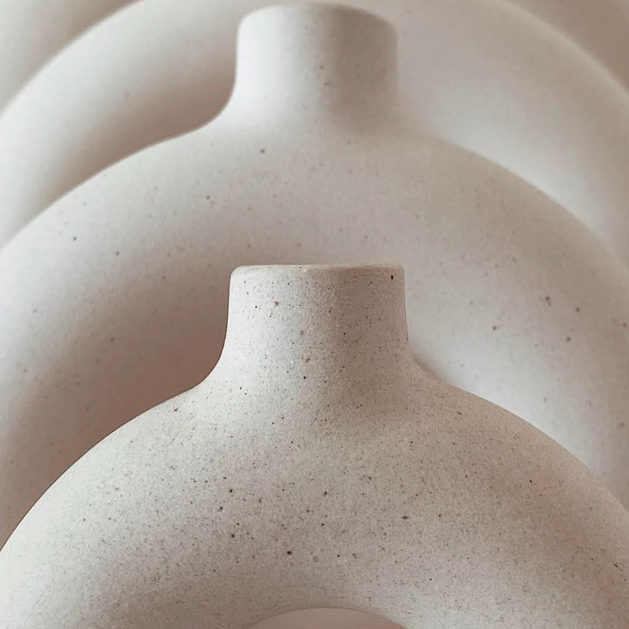 Osmos Studio Vases Off-White Polo Vase